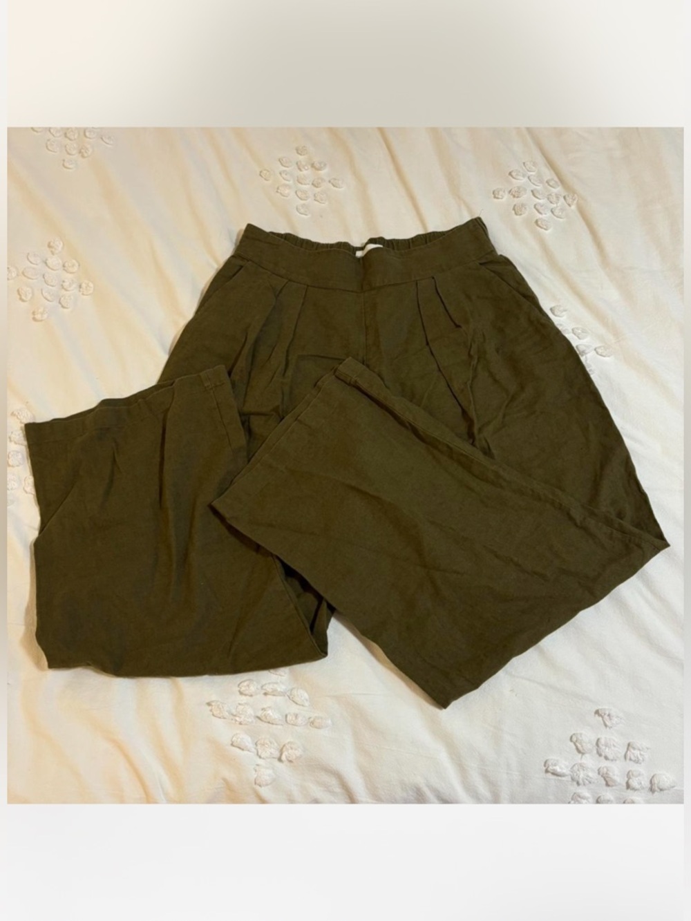 Abercrombie and Fitch High-Waist Wide Leg Pants in Olive Green